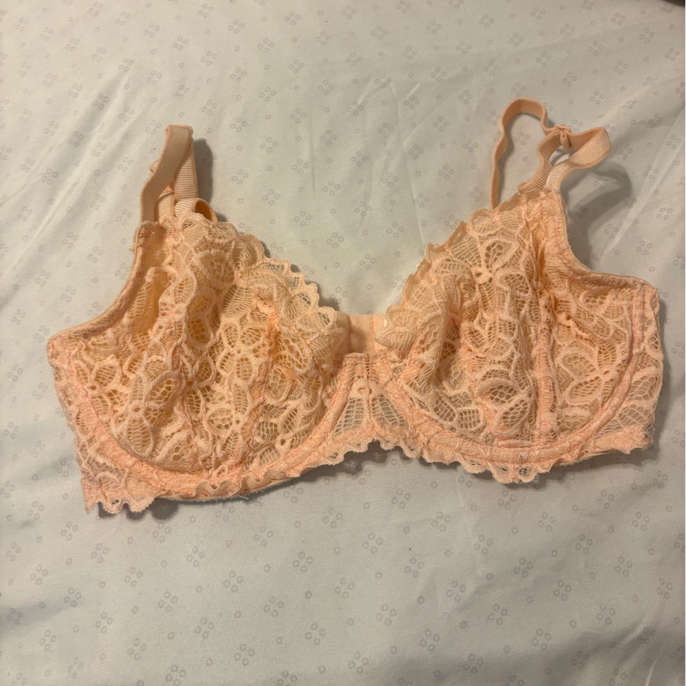 PINK Victoria's Secret Lace Bra with Underwire Support